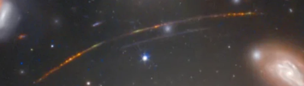 Zoom-in on a clumpy lensed arc in Abell 383