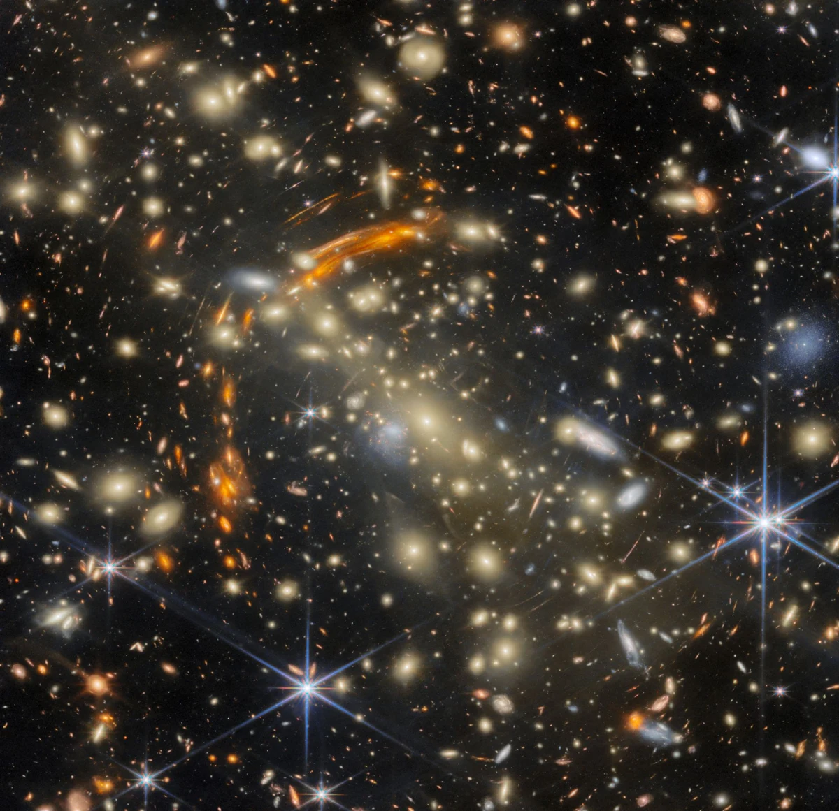The galaxy cluster MACS J0454 imaged by JWST